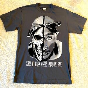 Classic Tupac/Skull Grey “Only God Can Judge Me” Short Sleeve Shirt Size Small